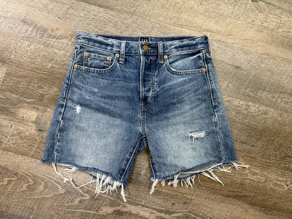 Gap 1969 Sexy Boyfriend Denim Shorts Distressed Size 00/24 Great Condition
